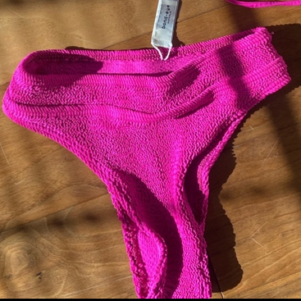 NWOT bond-eye bikini bottom
